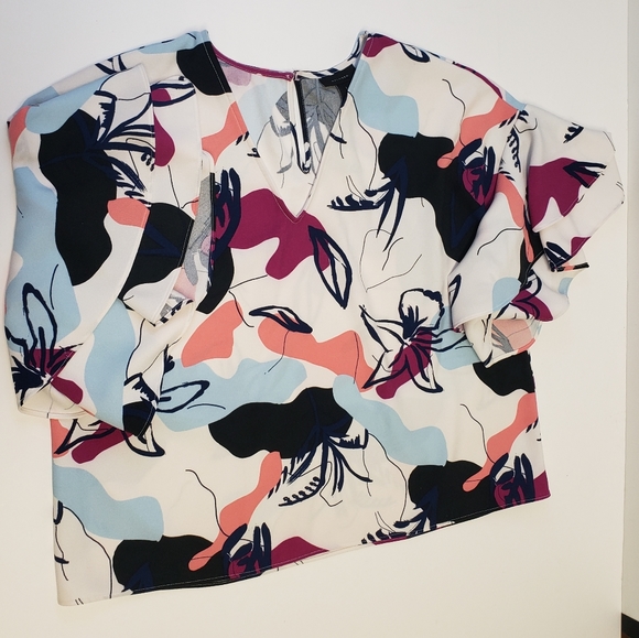 Halogen abstract floral ruffle sleeve top - Picture 2 of 7